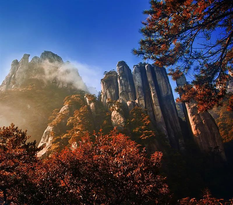 你知道，三清山的秋天是什么颜色吗？