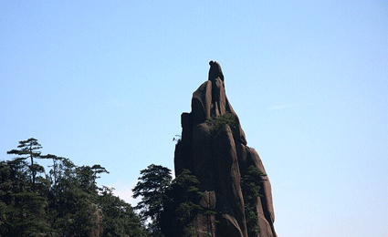 三清山老道拜月