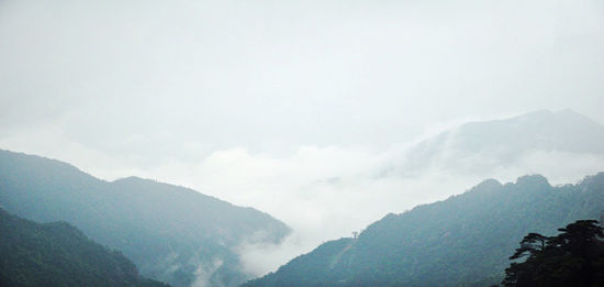 踏浮云游三清山高空栈道