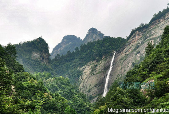 新浪旅游配图：庐山瀑布 摄影：小漂回来