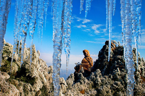 三清山迎来2014年的第一场雪
