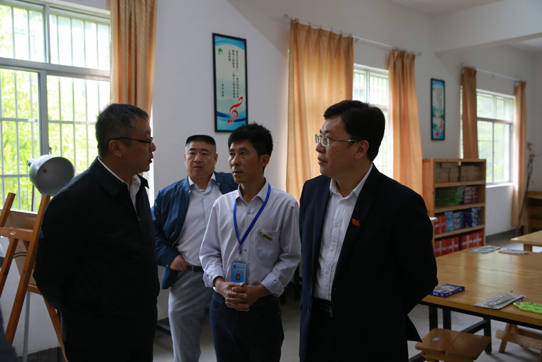 任友群副市长来三清山调研教育工作