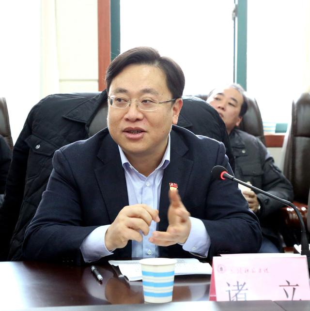 三清山管委会与上饶师范学院签署战略合作协议