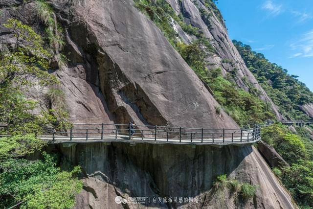 三清山独有高空栈道，三千多米无一台阶