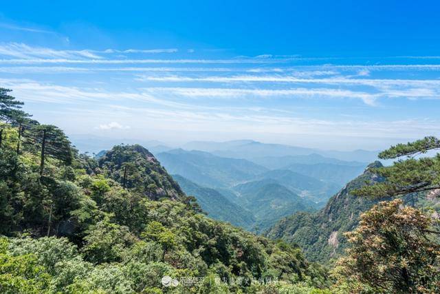 三清山独有高空栈道，三千多米无一台阶